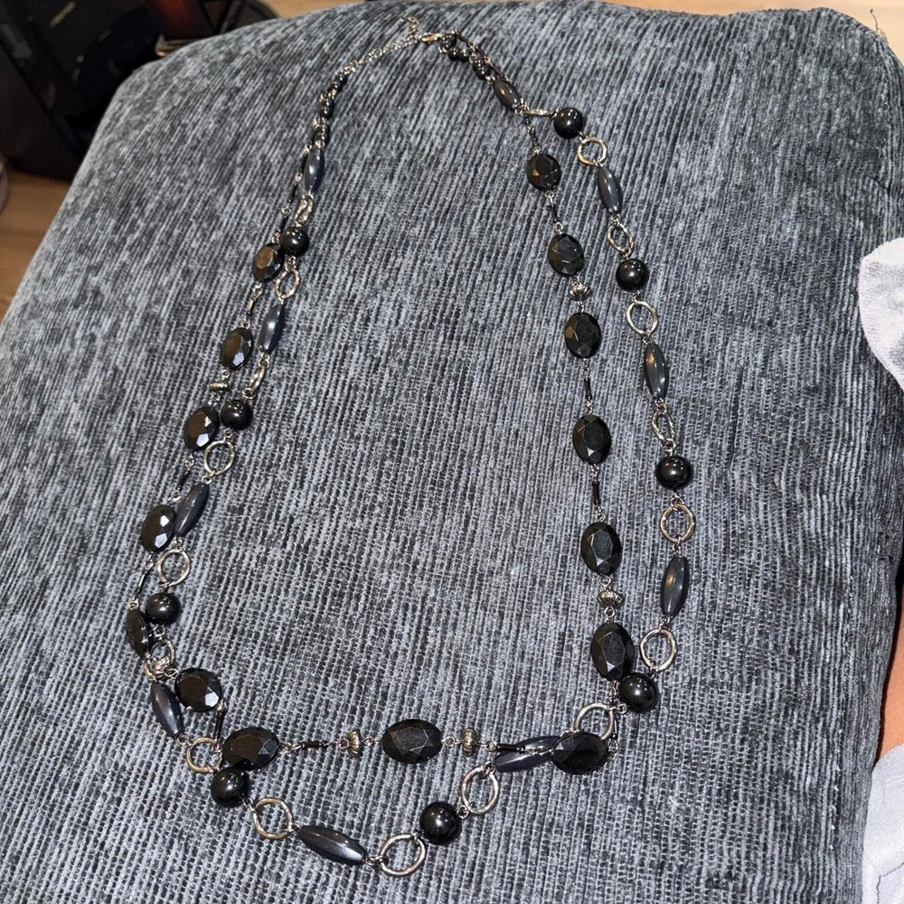 22-Black and silver beaded necklace with oval and round beads